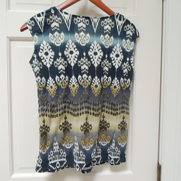 Aztec like pattern sleeveless top - Picture 3 of 5